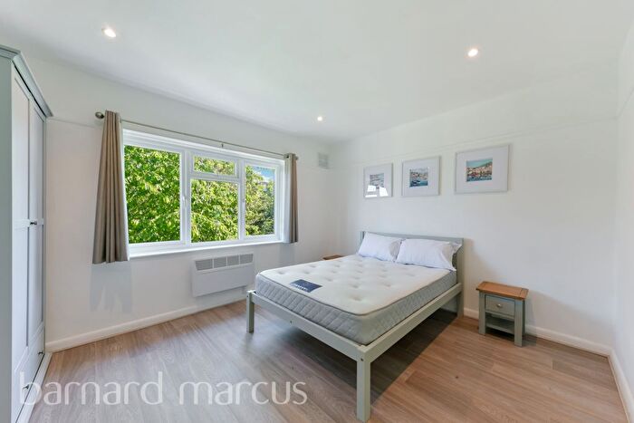 2 Bedroom Flat To Rent In Cavendish Avenue, London, W13