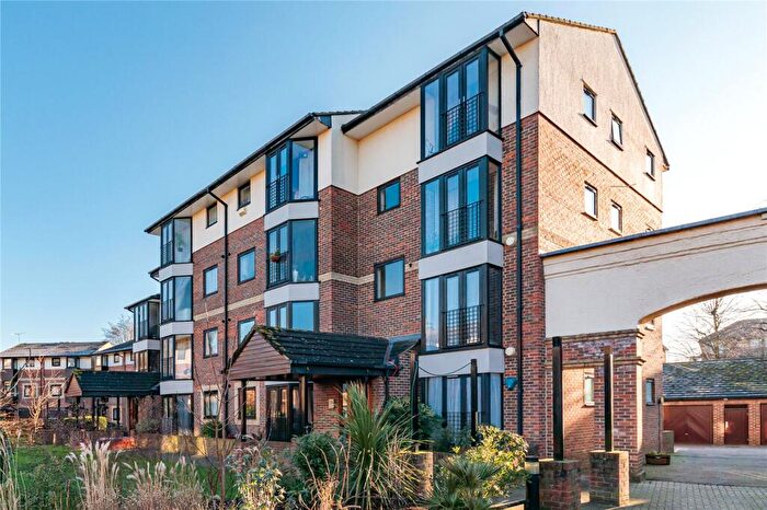 2 Bedroom Flat To Rent In Barnfield Place, Millwall, E14