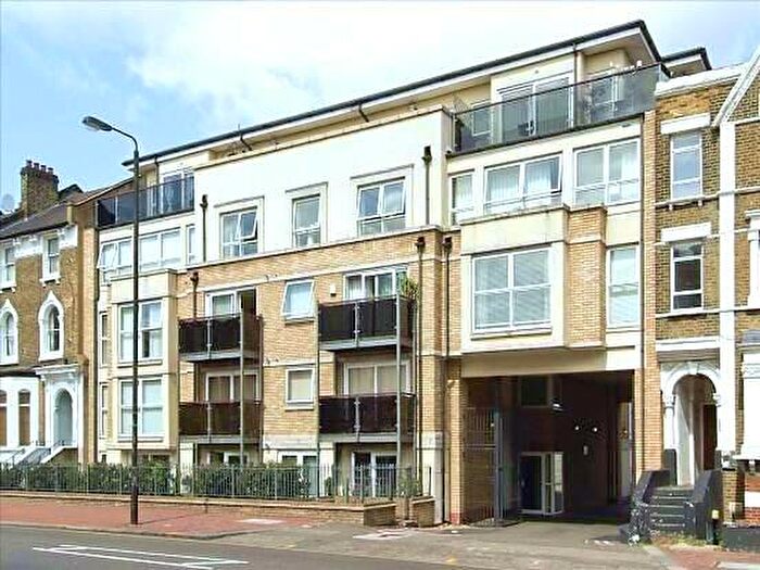 2 Bedroom Flat To Rent In Lavender Hill, Clapham Junction, SW11