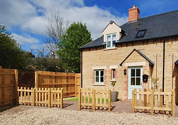 3 Bedroom Semi Detached House For Sale In Cirencester Town, GL7
