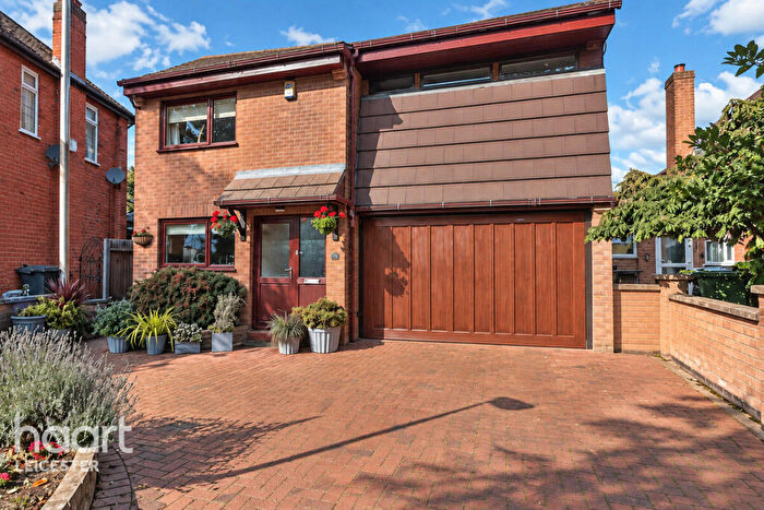 4 Bedroom Detached House For Sale In Linden Drive, Leicester, LE5