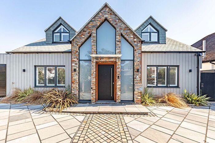 4 Bedroom Detached House For Sale In Baring Road, Hengistbury Head, BH6
