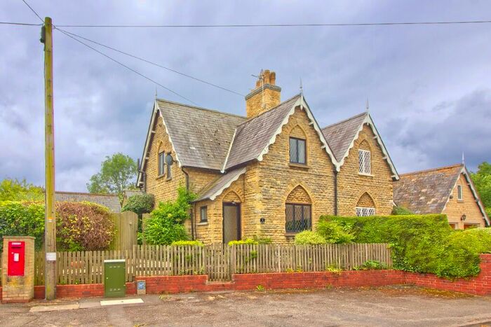 2 Bedroom Semi-Detached House To Rent In High Street, NN12