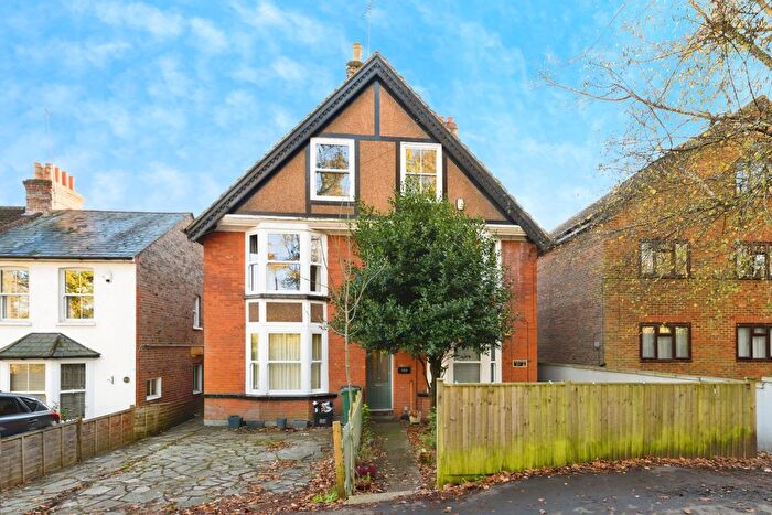2 Bedroom Maisonette For Sale In Gatton Park Road, Redhill, Surrey, RH1