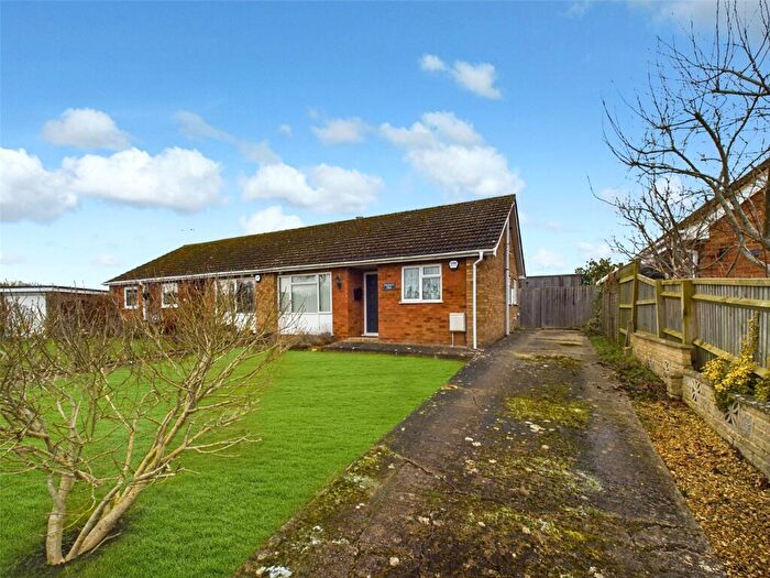 2 Bedroom Bungalow For Sale In Holliers Close, Sydenham, Chinnor, OX39