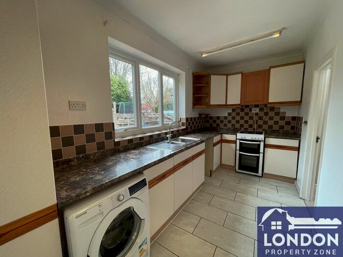 4 Bedroom Semi-Detached House To Rent In Wandle Court Gardens, Wallington, Croydon, CR0