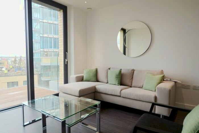 2 Bedroom Flat To Rent In Canter Way, London, E1