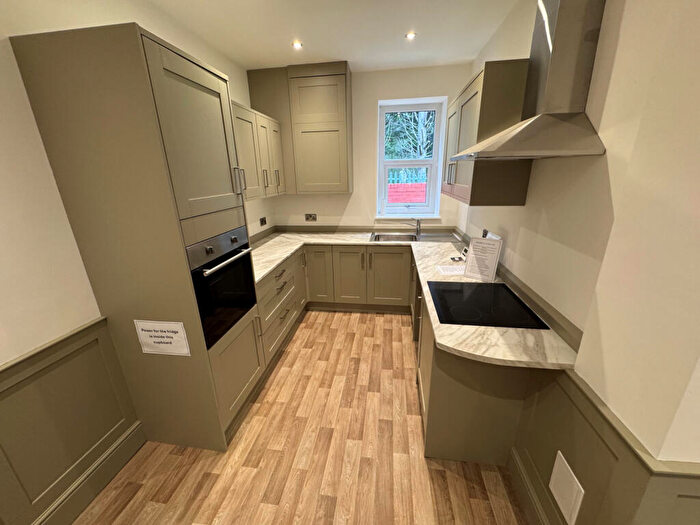 3 Bedroom Terraced House To Rent In Edge Lane, Droylsden, M43