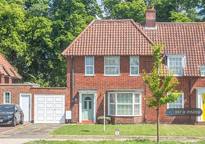 3 Bedroom Semi-Detached House To Rent In Longcroft Lane, Welwyn Garden City, AL8