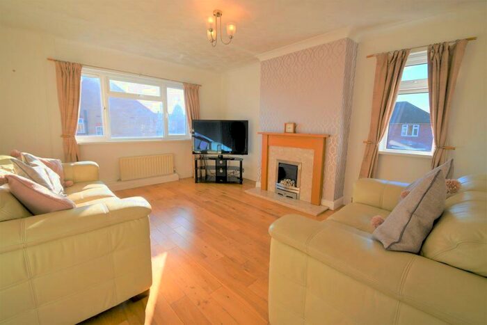 2 Bedroom Flat To Rent In Wilkinson Avenue, Rossington, Doncaster, DN11