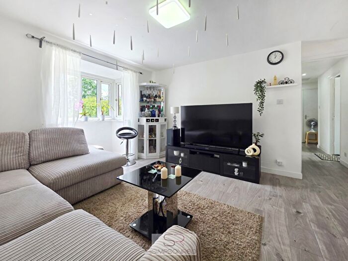 2 Bedroom Flat For Sale In Alliance Close, Wembley, HA0