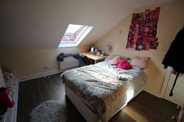 4 Bedroom Flat To Rent In Grosvenor Avenue, Newcastle Upon Tyne, NE2
