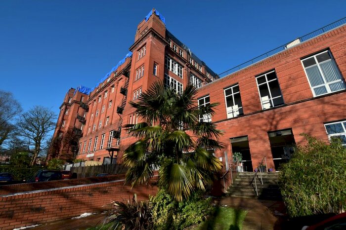 1 Bedroom Flat To Rent In Blackburn Road, Bolton, BL1