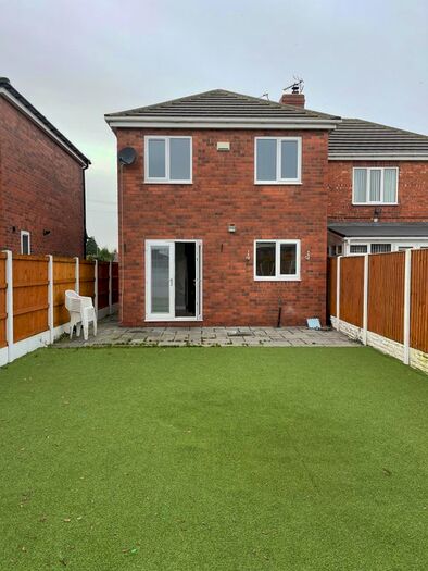 4 Bedroom Semi-Detached House To Rent In Highfield Crescent, Thorne, Doncaster, DN8