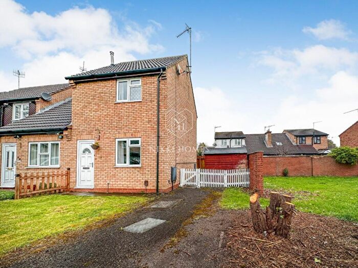 2 Bedroom Semi Detached House To Rent In Clover Close, Stratford-upon-Avon, CV37