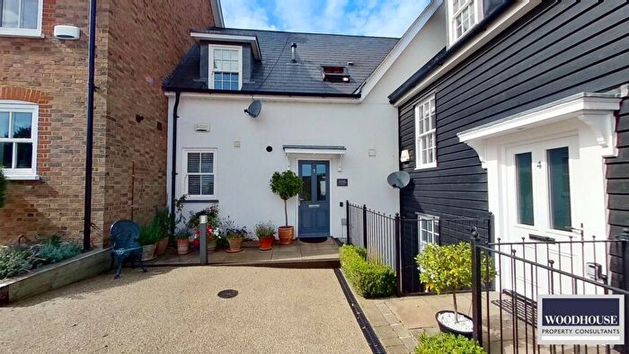 3 Bedroom Cottage For Sale In Orme Court, Essendon, Hatfield, AL9