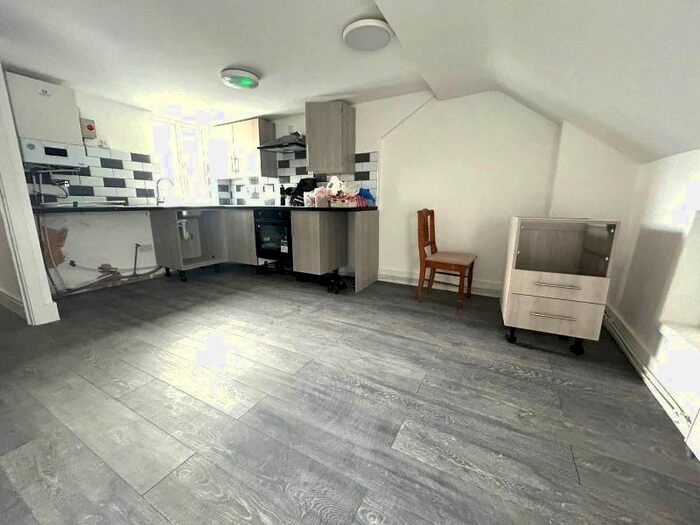 1 Bedroom Flat To Rent In Ley Street, Ilford, IG2