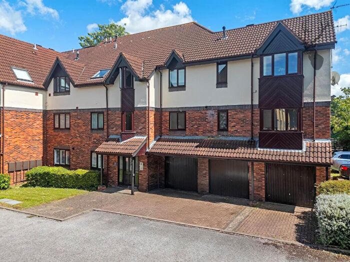 1 Bedroom Apartment For Sale In Station Approach, Theydon Bois, CM16
