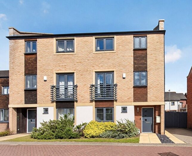 3 Bedroom Semi-Detached House For Sale In Hawksbill Way, Peterborough, PE2