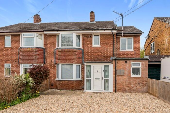 2 Bedroom Flat To Rent In Banbury Road, Kidlington, OX5