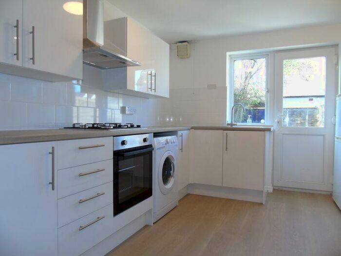 4 Bedroom Semi-Detached House To Rent In Barton Road, Oxford, OX3