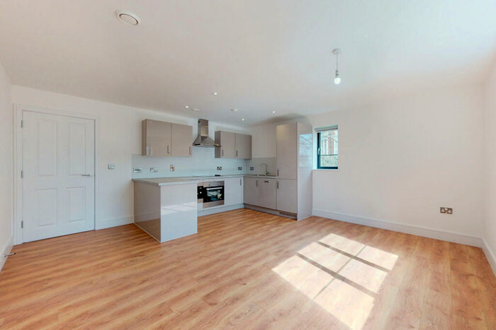 2 Bedroom Apartment To Rent In Bradbury Apartments, Darbyshire Road Aldershot, GU11