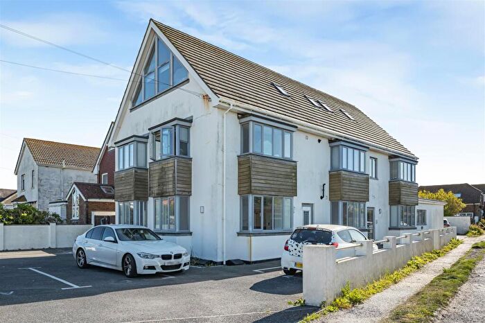 1 Bedroom Flat For Sale In Ambleside Avenue, Peacehaven, BN10