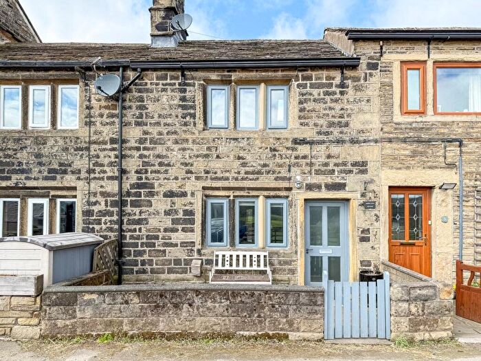 2 Bedroom Character Property For Sale In Upper Hagg, Thongsbridge/Honley, Holmfirth, HD9