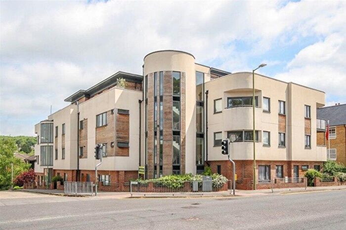 1 Bedroom Flat To Rent In Dell Court, Stag Lane, Berkhamsted, HP4