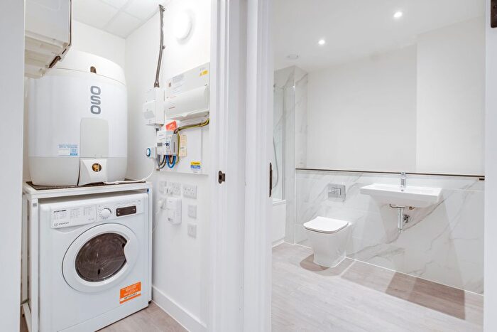 1 Bedroom Flat To Rent In Apt The Burj Digbeth, Birmingham, B12