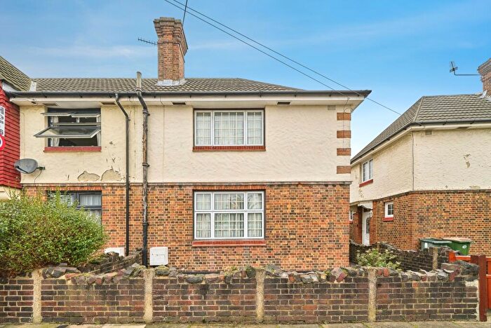 3 Bedroom End Of Terrace House For Sale In Holborn Road, London, E13