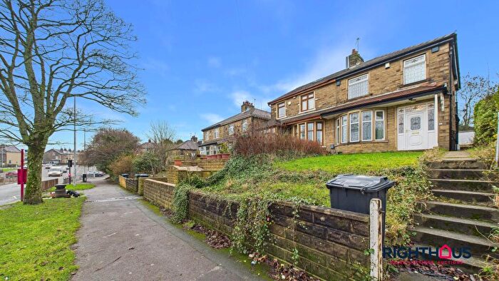 3 Bedroom Semi Detached House To Rent In Southfield Road, Bradford, BD5