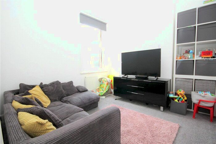2 Bedroom Flat To Rent In Leverson Street, London, SW16