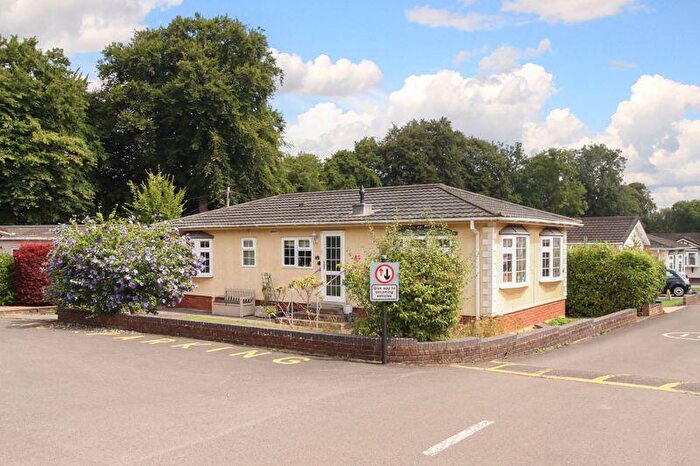 2 Bedroom Park Home For Sale In Wigginton, HP23