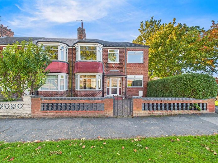 3 Bedroom End Terrace House For Sale In First Lane, Hessle, HU13