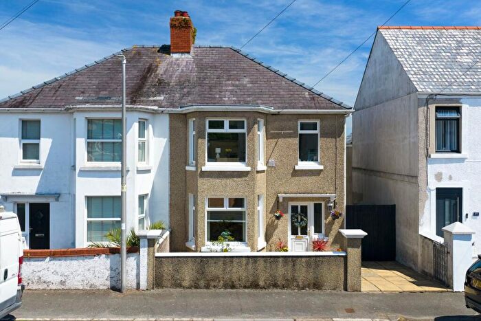 3 Bedroom Semi Detached House For Sale In Waterloo Road, Hakin, Milford Haven, SA73