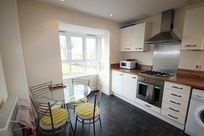 4 Bedroom Town House To Rent In Woking, Surrey, GU22