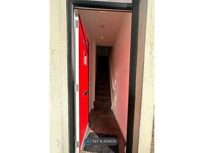 3 Bedroom Flat To Rent In Market Street, Whitworth, Rochdale, OL12