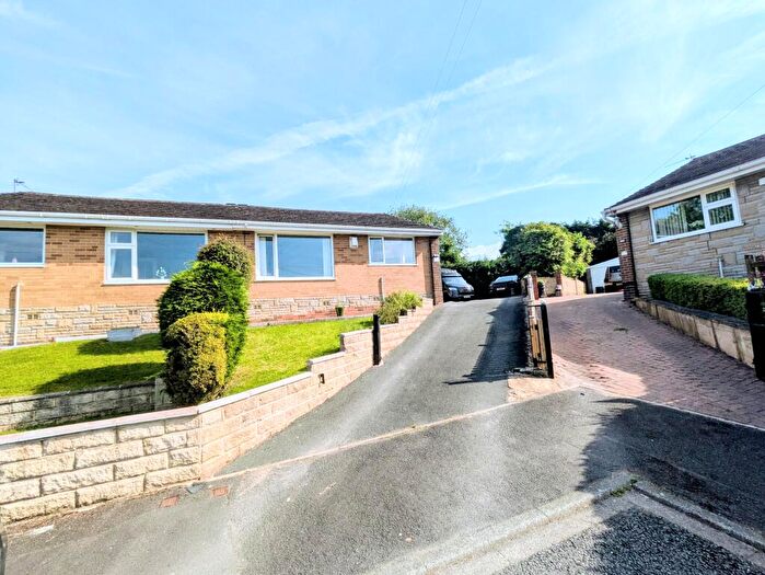 2 Bedroom Bungalow For Sale In Elizabeth Crescent, Bradford, BD12