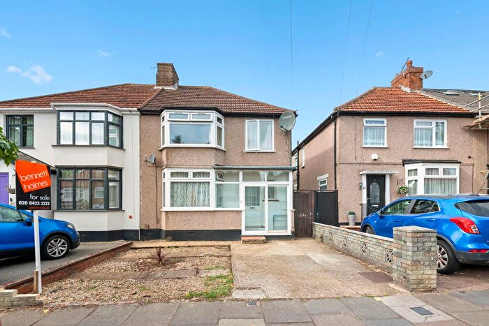 3 Bedroom Semi-Detached House For Sale In Russell Road, Northolt, UB5
