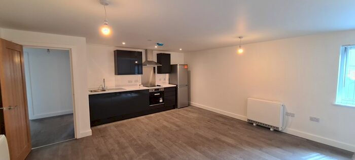 2 Bedroom Flat To Rent In High Street, Southampton, SO14