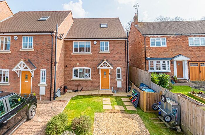 4 Bedroom End Of Terrace House For Sale In Pickford Road, Markyate, St. Albans, AL3