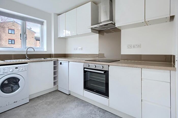 1 Bedroom Apartment To Rent In Gandhi Close, Walthamstow, London, E17