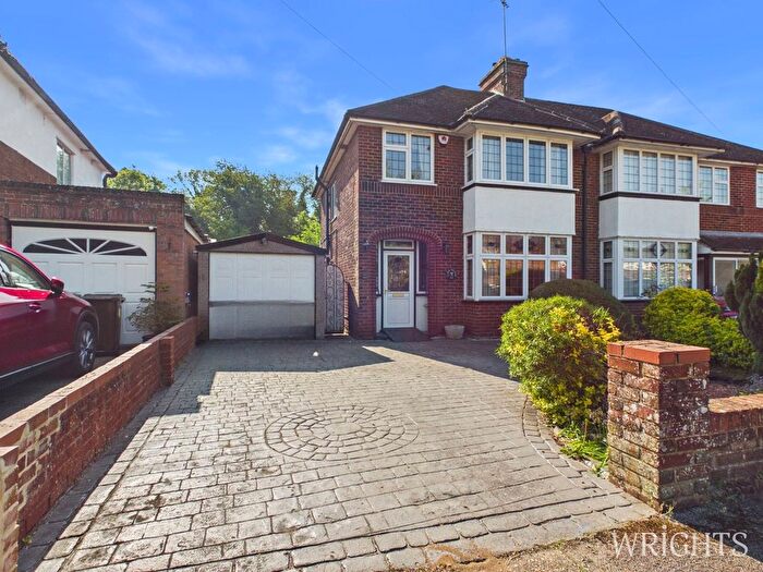 3 Bedroom Semi-Detached House For Sale In Selwyn Crescent, Hatfield, AL10