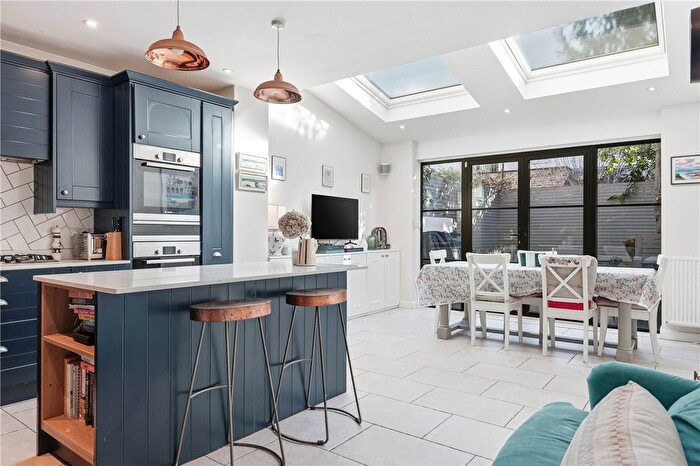 6 Bedroom Terraced House For Sale In Delaford Street, London, SW6