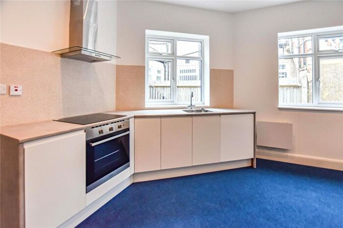 2 Bedroom Apartment To Rent In Cranleigh Close, South Croydon, CR2