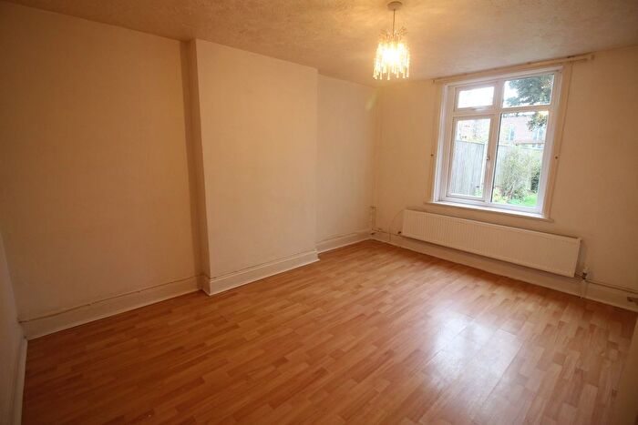 1 Bedroom Flat To Rent In Weyhill Road, Andover, Hampshire, SP10
