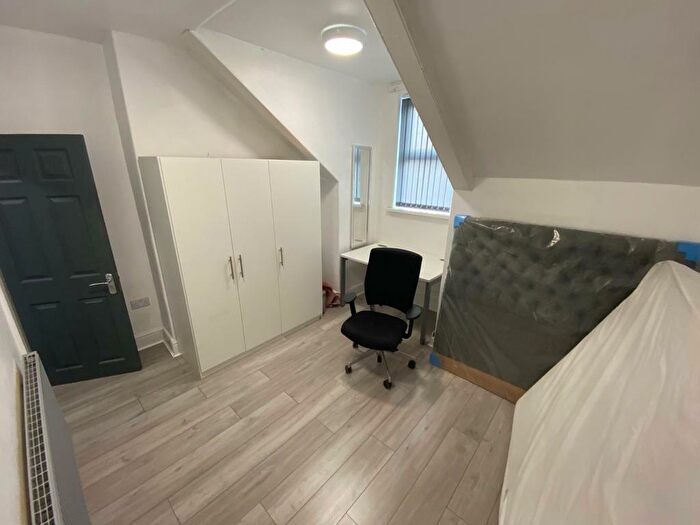 6 Bedroom Terraced House To Rent In Harold Terrace, Hyde Park, Leeds, LS6