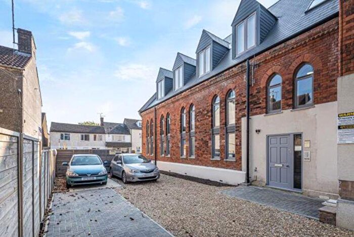 1 Bedroom Flat To Rent In Modern Bed Flat To Rent, St. Paul's Court, Gorse Hill, SN2