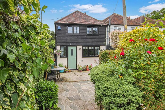 3 Bedroom Cottage For Sale In Mores Lane, Bentley, Brentwood, CM14